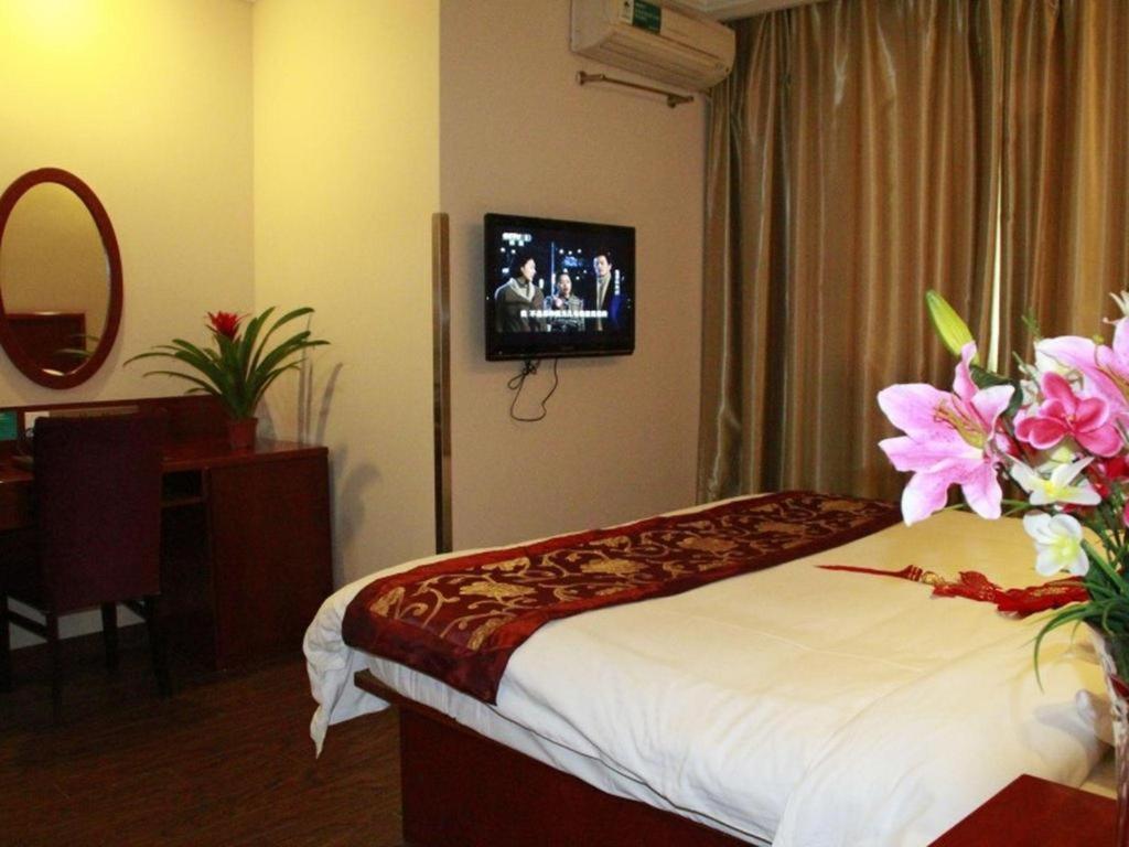 Greentree Inn Shanghai Guangxin Road Tongji Hospital Express Hotel Buitenkant foto