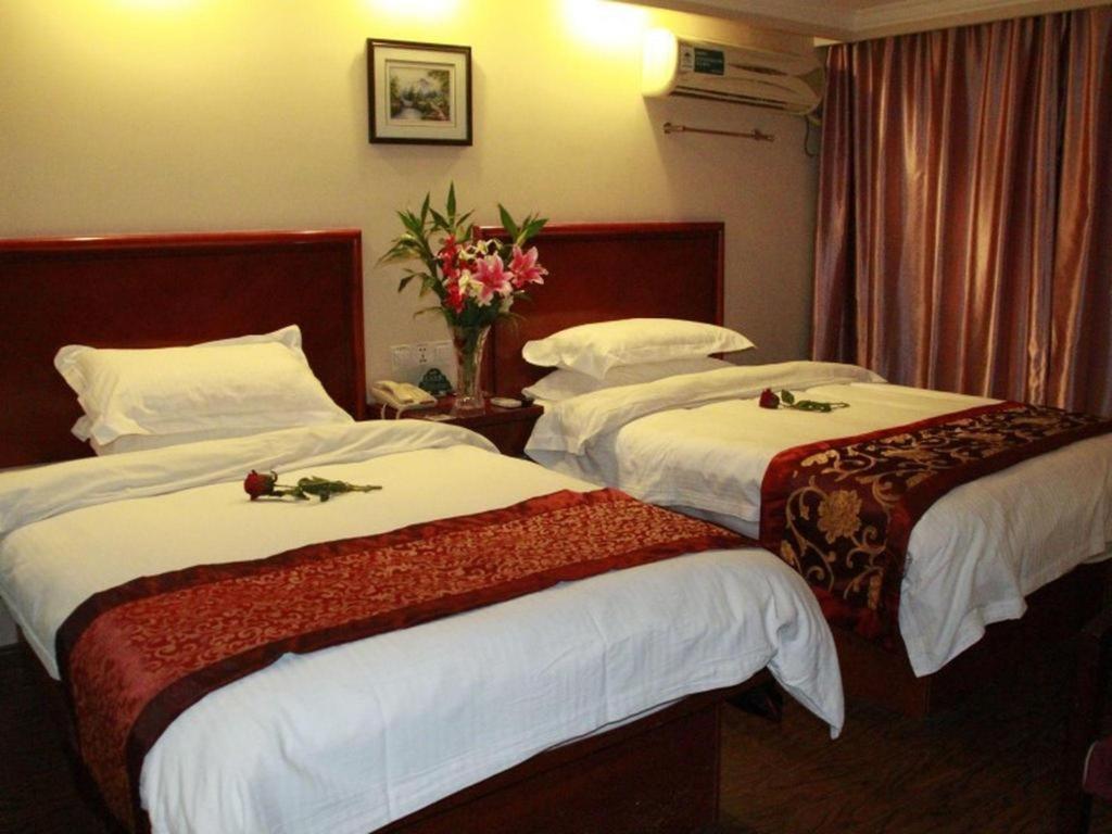 Greentree Inn Shanghai Guangxin Road Tongji Hospital Express Hotel Buitenkant foto
